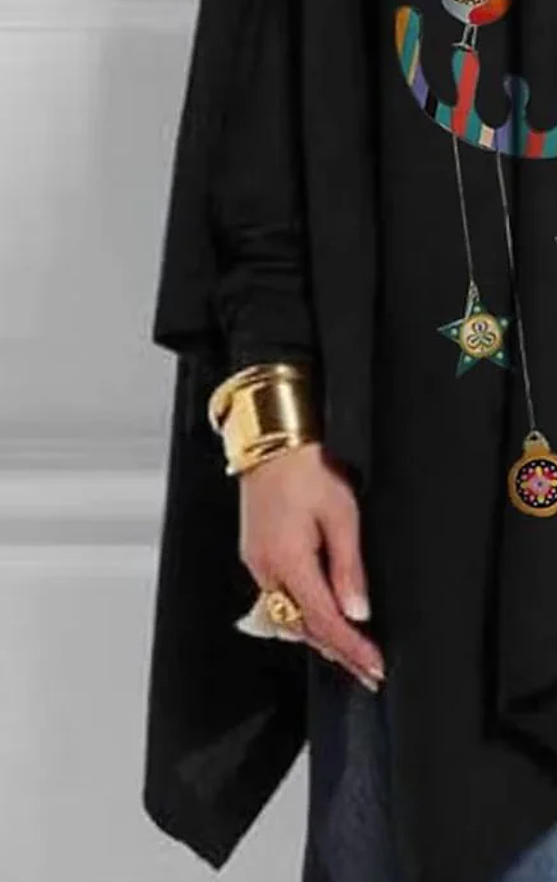 Jinte - カジュアル・ブラック・ブーツネック・トップ Saito Kyoto